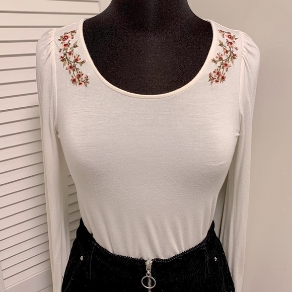 American Eagle Outfitters Soft & Sexy Floral Top - Picture 1 of 14